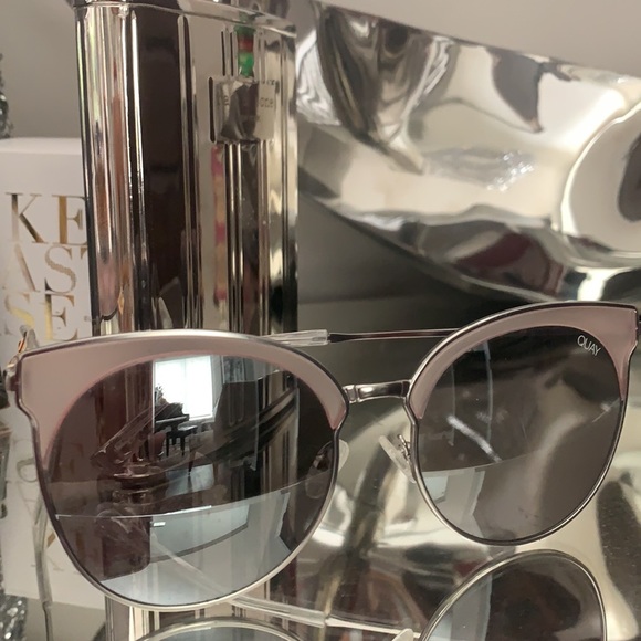 QUAY MIA BELLA SUNGLASSES - Picture 2 of 2